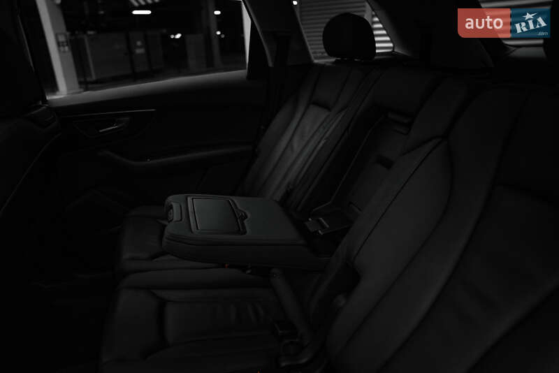 Позашляховик / Кросовер Audi Q7 2021 в Києві