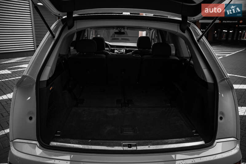 Позашляховик / Кросовер Audi Q7 2021 в Києві