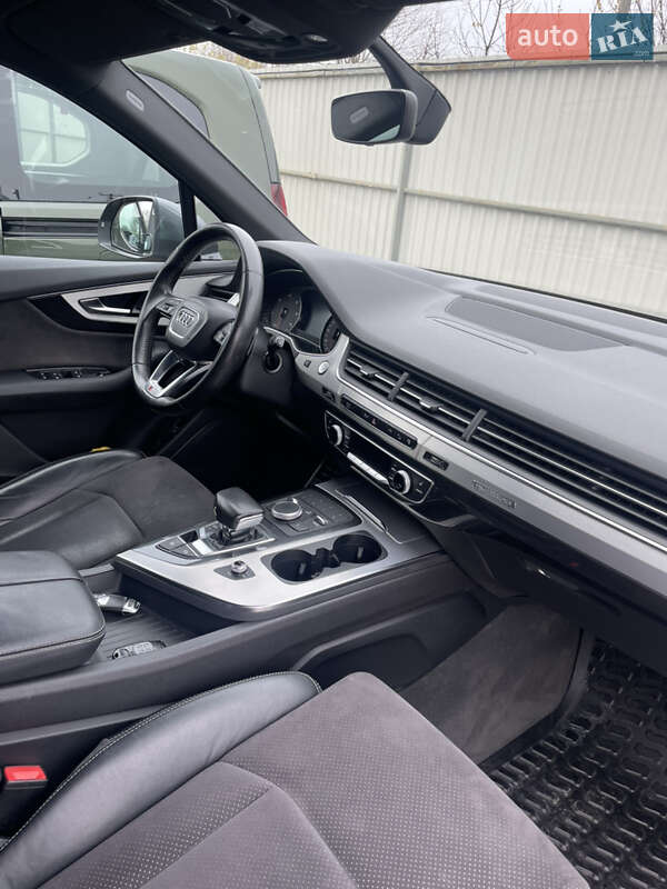 Позашляховик / Кросовер Audi Q7 2016 в Дніпрі фото 24 Позашляховик / Кросовер Audi Q7 2016 в Дніпрі