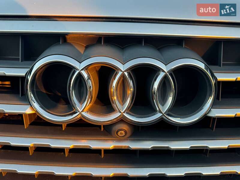 Позашляховик / Кросовер Audi Q7 2017 в Луцьку