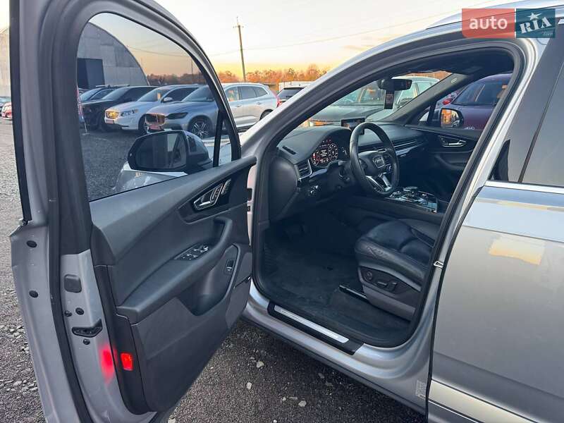 Позашляховик / Кросовер Audi Q7 2017 в Луцьку