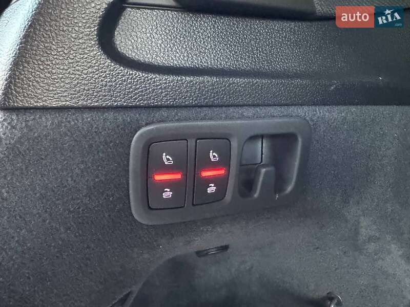 Позашляховик / Кросовер Audi Q7 2017 в Луцьку