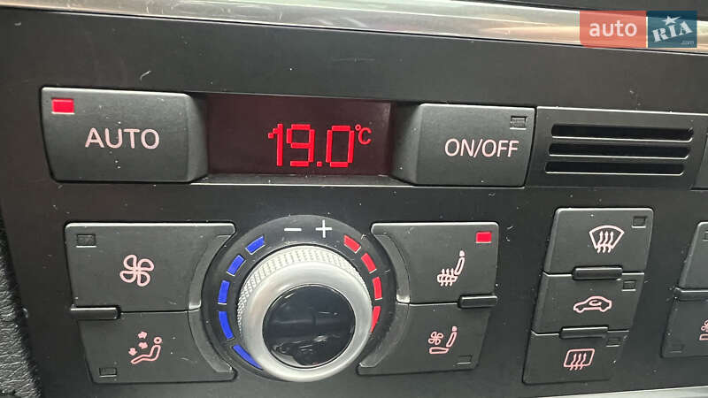 Позашляховик / Кросовер Audi Q7 2015 в Києві