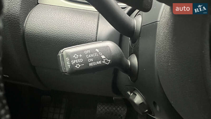 Позашляховик / Кросовер Audi Q7 2015 в Києві