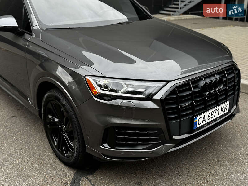 Позашляховик / Кросовер Audi Q7 2021 в Києві
