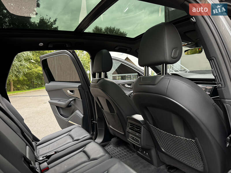 Позашляховик / Кросовер Audi Q7 2021 в Києві