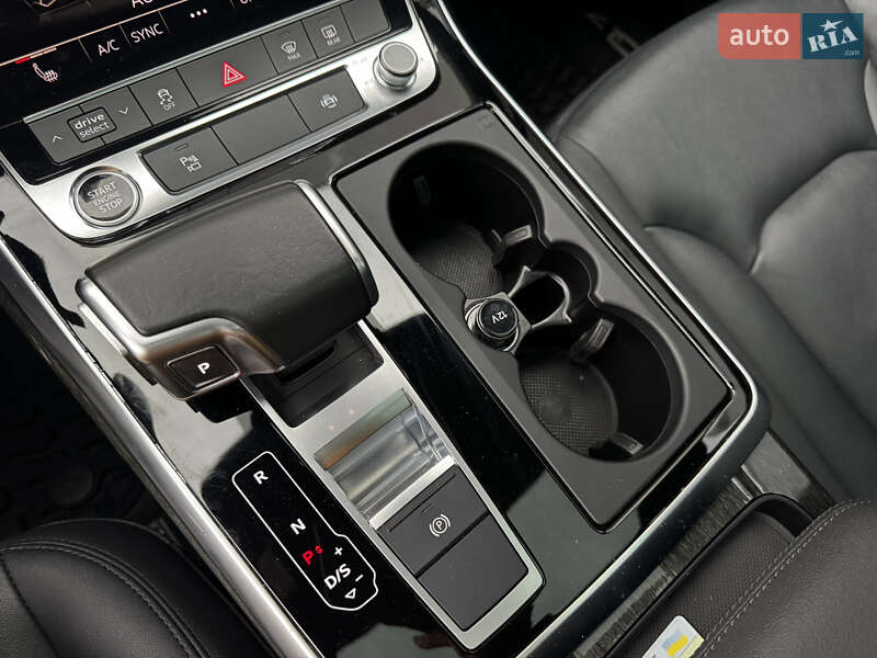 Позашляховик / Кросовер Audi Q7 2021 в Києві