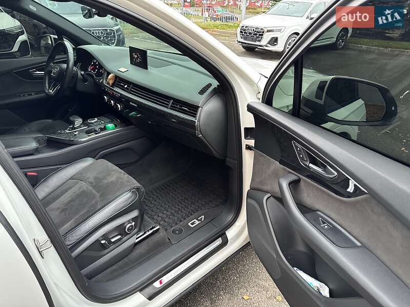 Позашляховик / Кросовер Audi Q7 2016 в Києві фото 74 Позашляховик / Кросовер Audi Q7 2016 в Києві