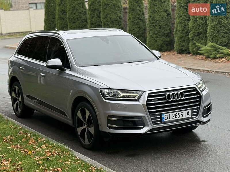 Позашляховик / Кросовер Audi Q7 2018 в Києві