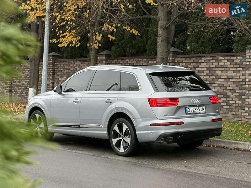 Позашляховик / Кросовер Audi Q7 2018 в Києві