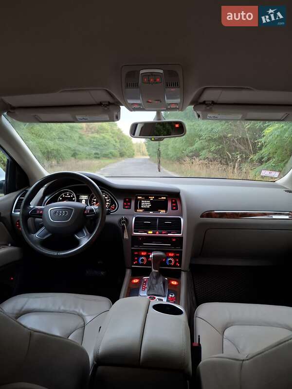 Позашляховик / Кросовер Audi Q7 2014 в Луцьку