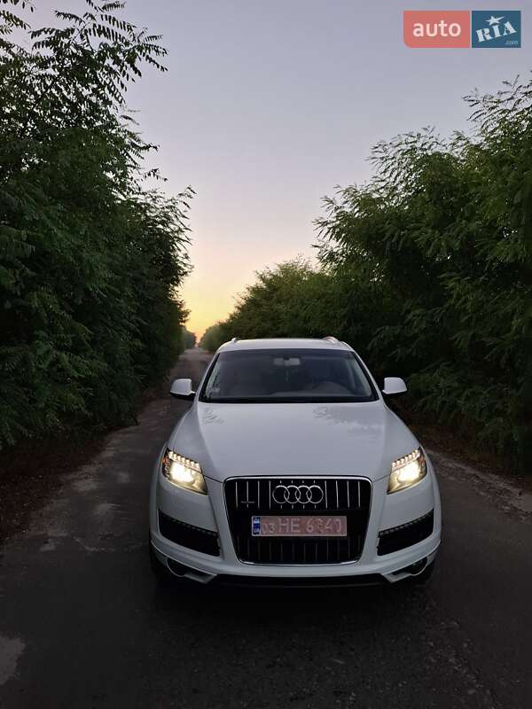 Позашляховик / Кросовер Audi Q7 2014 в Луцьку