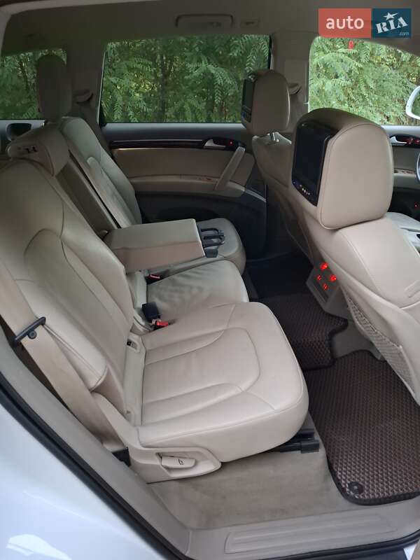 Позашляховик / Кросовер Audi Q7 2014 в Луцьку