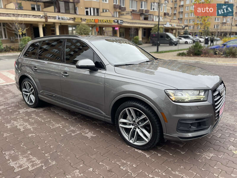 Внедорожник / Кроссовер Audi Q7 2016 в Киеве