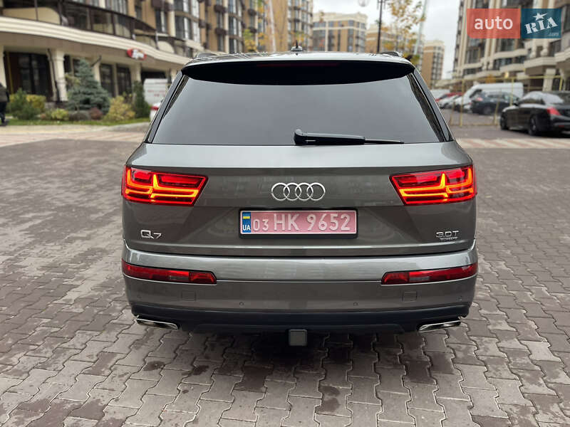 Внедорожник / Кроссовер Audi Q7 2016 в Киеве