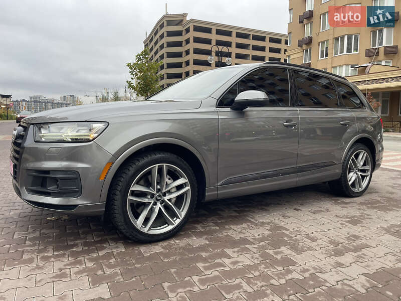 Внедорожник / Кроссовер Audi Q7 2016 в Киеве