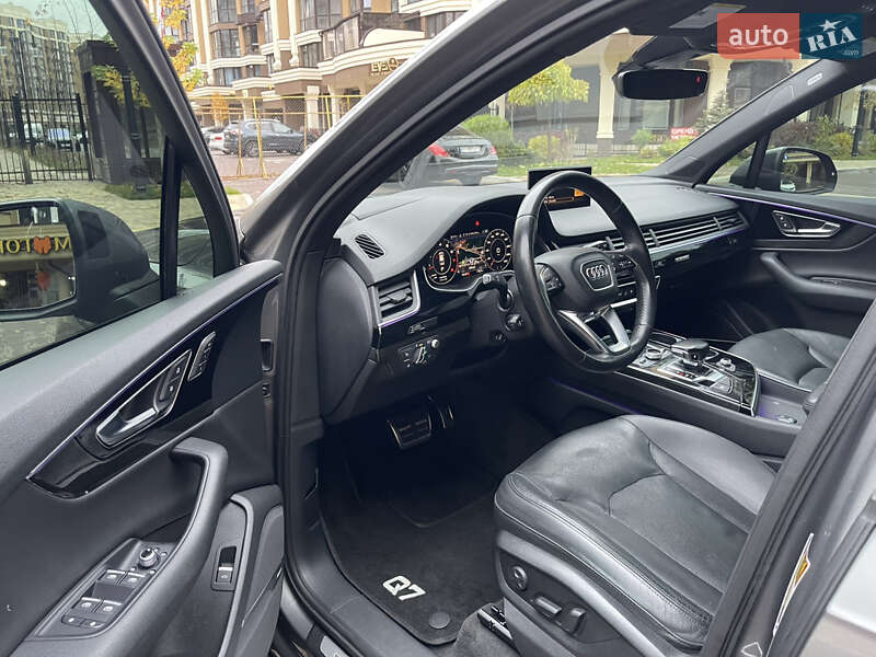 Внедорожник / Кроссовер Audi Q7 2016 в Киеве