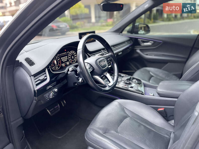 Внедорожник / Кроссовер Audi Q7 2016 в Киеве