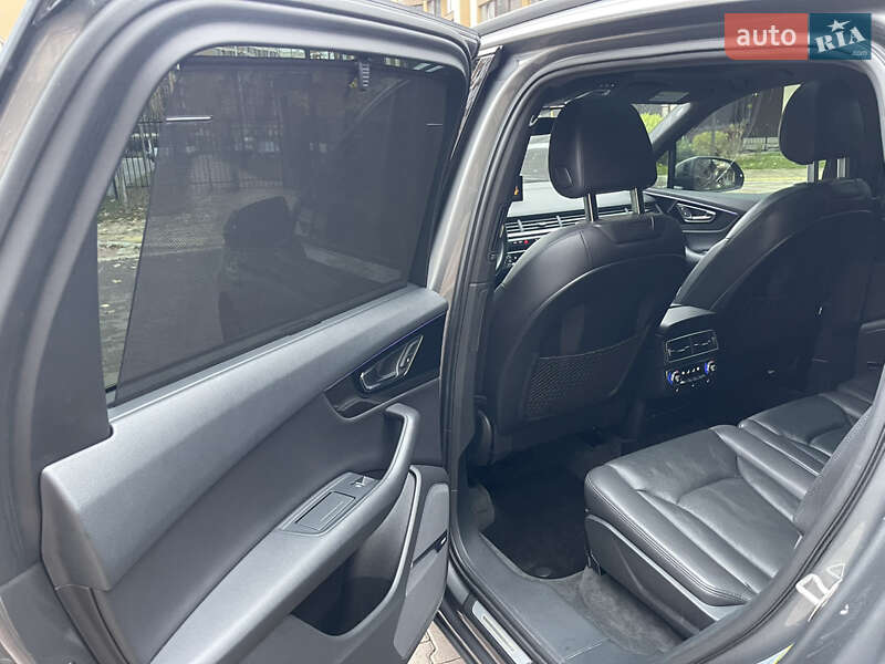 Внедорожник / Кроссовер Audi Q7 2016 в Киеве