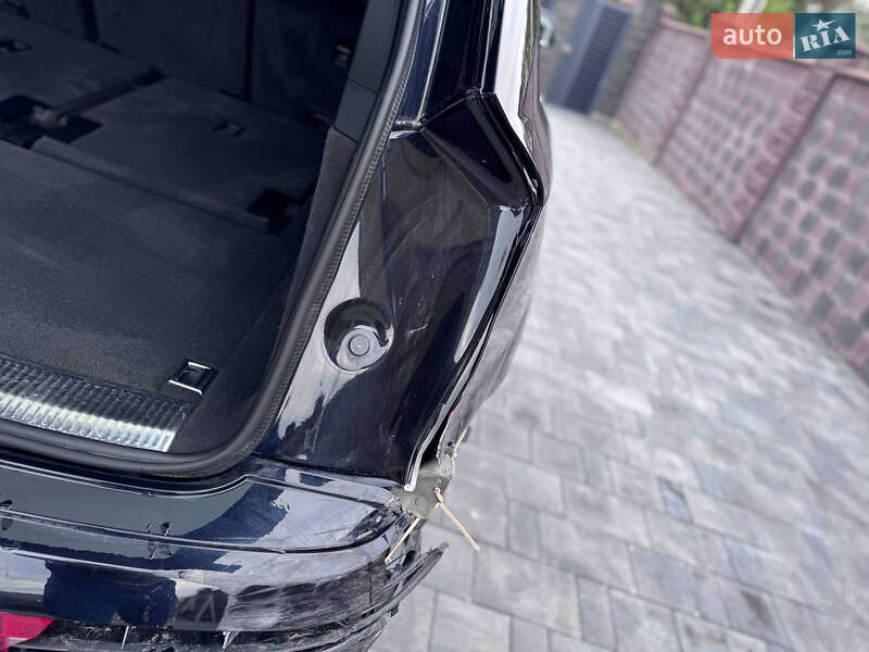 Позашляховик / Кросовер Audi Q7 2017 в Рівному