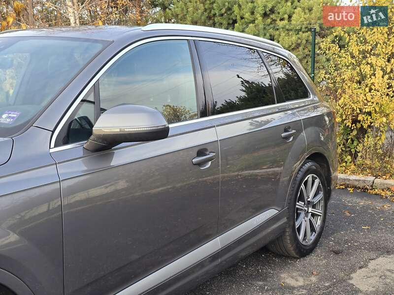 Позашляховик / Кросовер Audi Q7 2016 в Хмельницькому