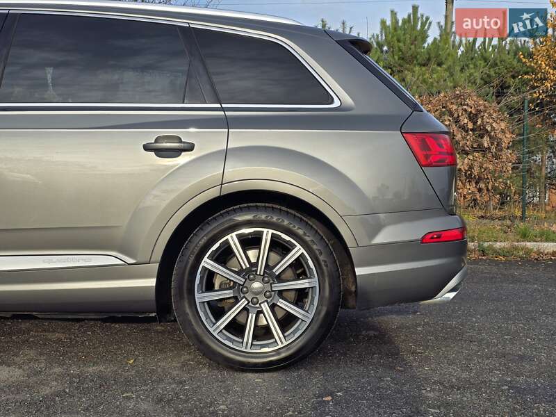 Позашляховик / Кросовер Audi Q7 2016 в Хмельницькому