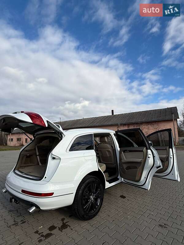 Внедорожник / Кроссовер Audi Q7 2010 в Косове