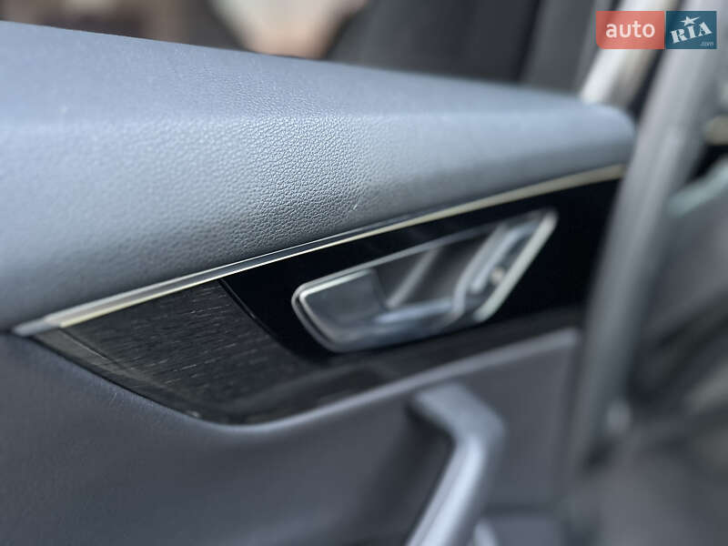 Внедорожник / Кроссовер Audi Q7 2016 в Владимире