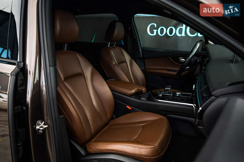 Позашляховик / Кросовер Audi Q7 2017 в Луцьку