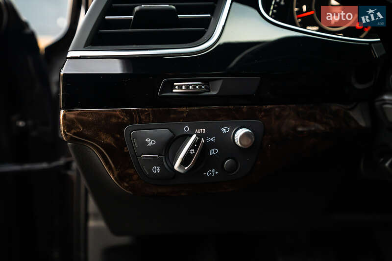 Позашляховик / Кросовер Audi Q7 2017 в Луцьку