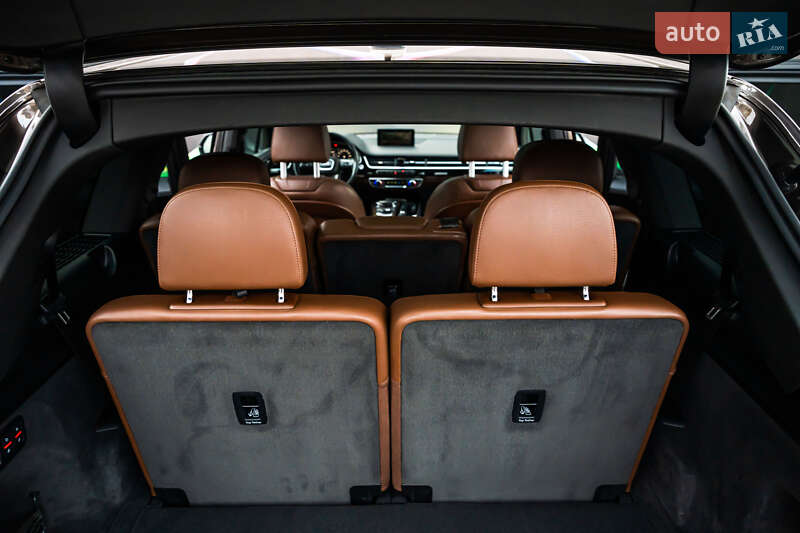 Позашляховик / Кросовер Audi Q7 2017 в Луцьку