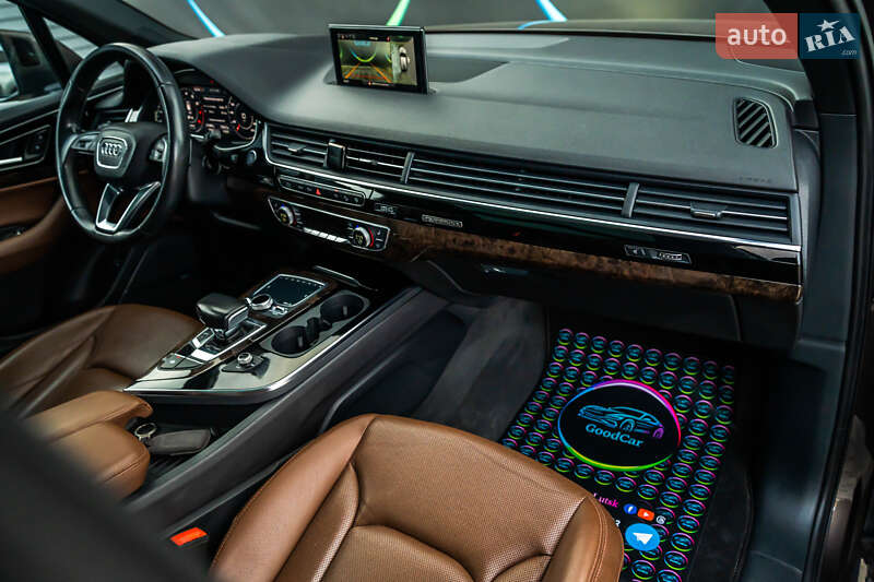 Позашляховик / Кросовер Audi Q7 2017 в Луцьку