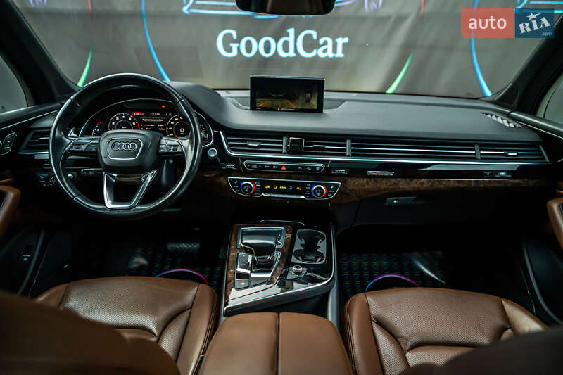 Позашляховик / Кросовер Audi Q7 2017 в Луцьку