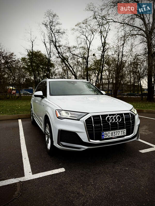 Позашляховик / Кросовер Audi Q7 2021 в Києві