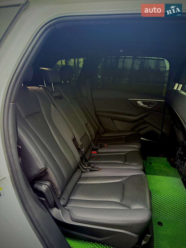 Позашляховик / Кросовер Audi Q7 2021 в Києві