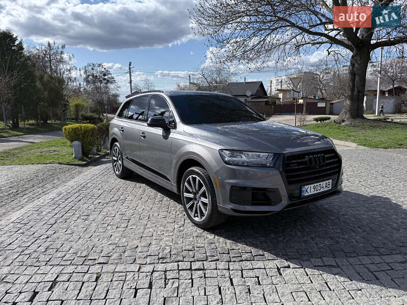 Позашляховик / Кросовер Audi Q7 2016 в Києві