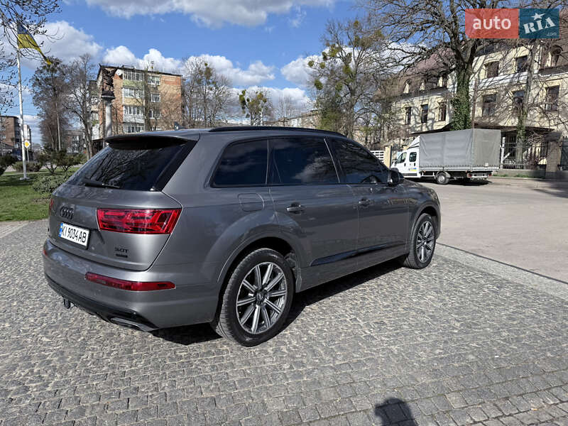 Позашляховик / Кросовер Audi Q7 2016 в Києві