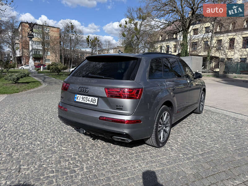 Позашляховик / Кросовер Audi Q7 2016 в Києві