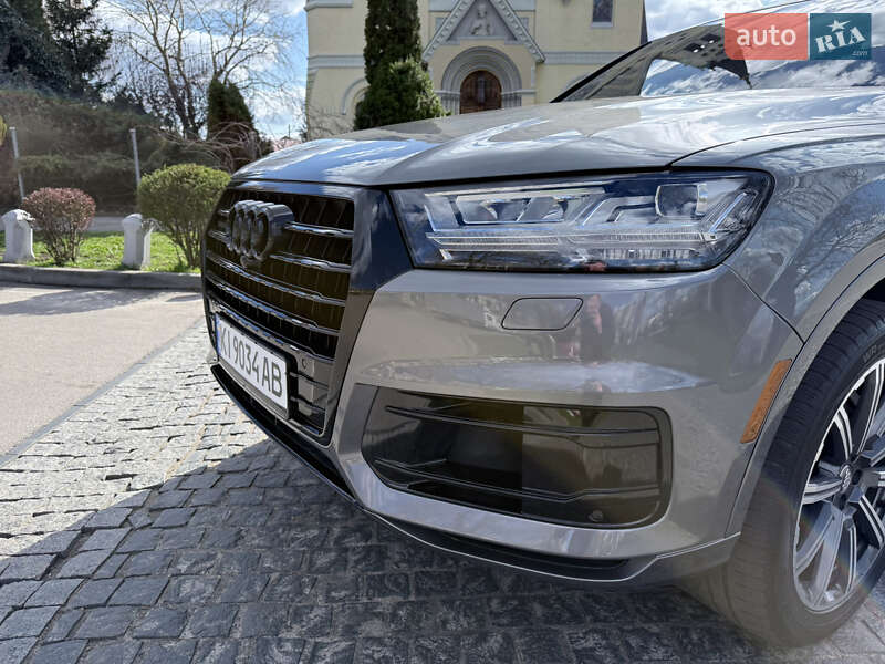 Позашляховик / Кросовер Audi Q7 2016 в Києві