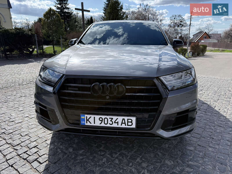 Позашляховик / Кросовер Audi Q7 2016 в Києві