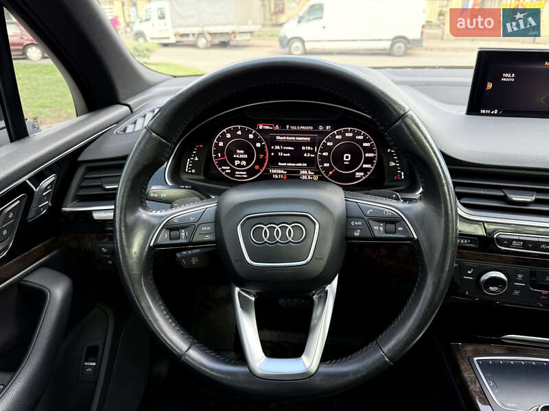 Позашляховик / Кросовер Audi Q7 2016 в Києві