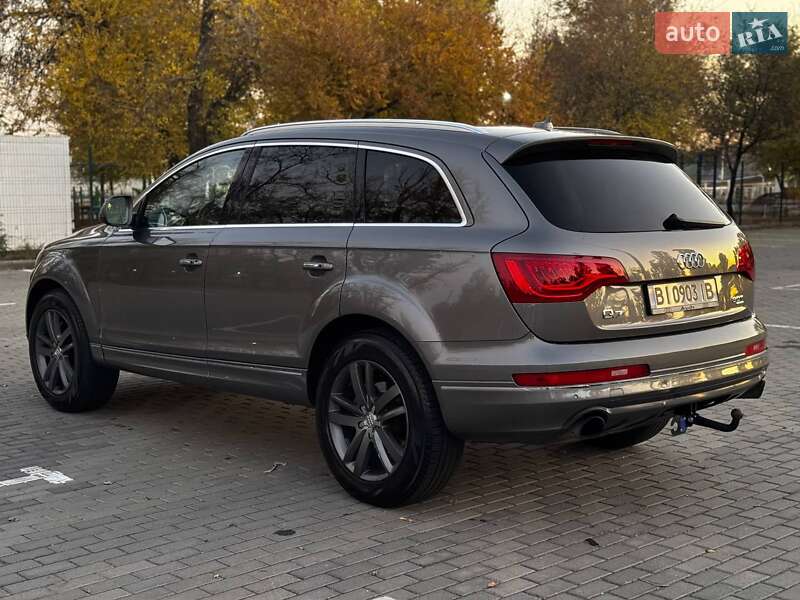 Внедорожник / Кроссовер Audi Q7 2013 в Запорожье