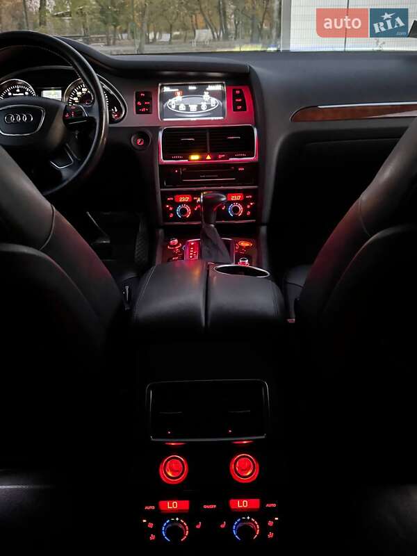 Внедорожник / Кроссовер Audi Q7 2013 в Запорожье