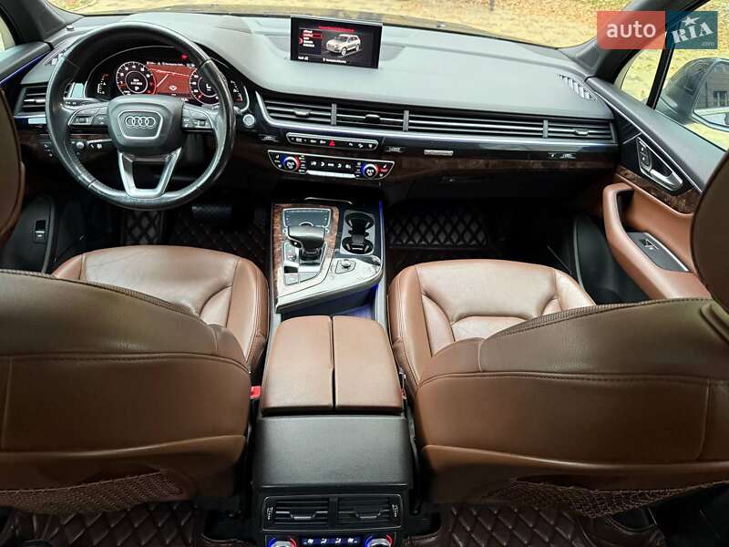 Внедорожник / Кроссовер Audi Q7 2016 в Кривом Роге