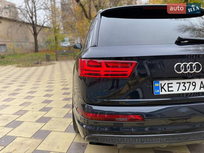 Внедорожник / Кроссовер Audi Q7 2016 в Кривом Роге