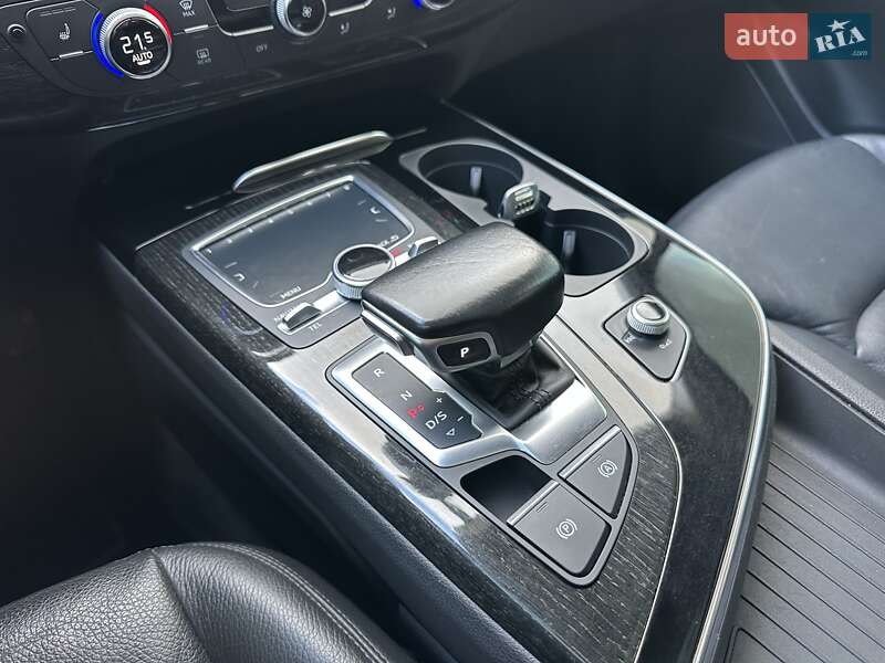 Позашляховик / Кросовер Audi Q7 2016 в Києві фото 31 Позашляховик / Кросовер Audi Q7 2016 в Києві