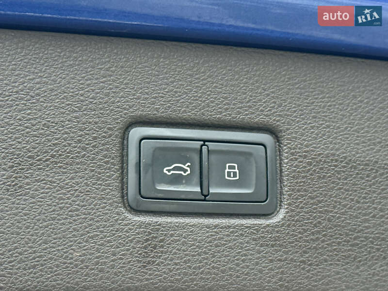 Внедорожник / Кроссовер Audi Q7 2017 в Мукачево