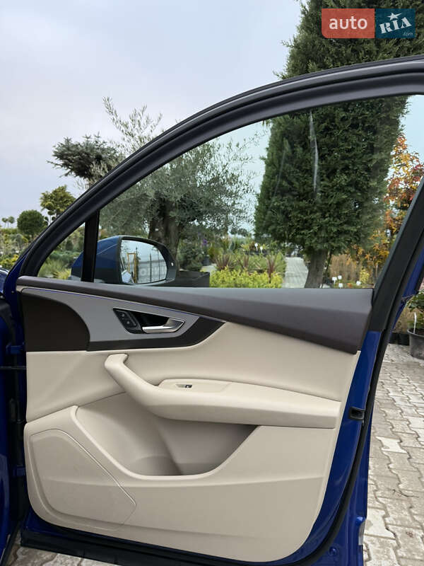 Внедорожник / Кроссовер Audi Q7 2017 в Мукачево