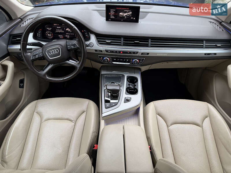 Внедорожник / Кроссовер Audi Q7 2017 в Мукачево