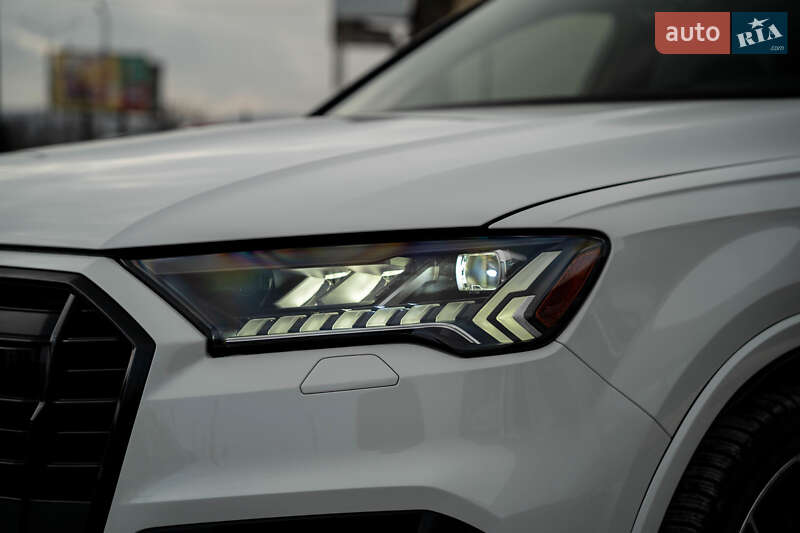 Позашляховик / Кросовер Audi Q7 2020 в Чернівцях
